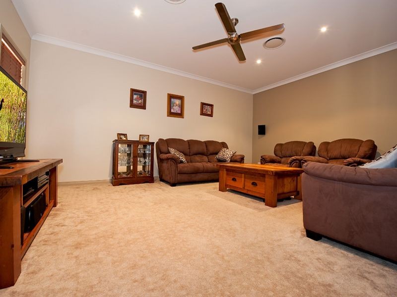 25 Chesterfield Drive, Murrumba Downs QLD 4503