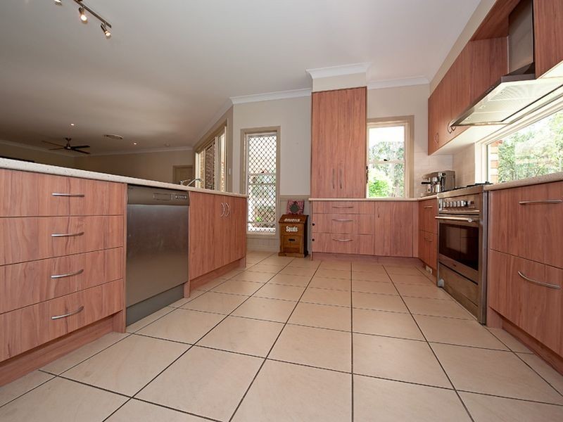 25 Chesterfield Drive, Murrumba Downs QLD 4503