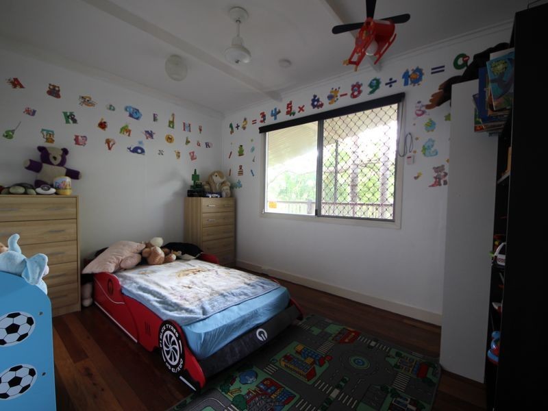 42 Frenchs Road, Petrie QLD 4502