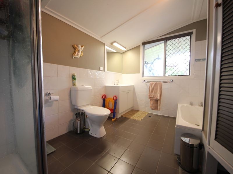 42 Frenchs Road, Petrie QLD 4502