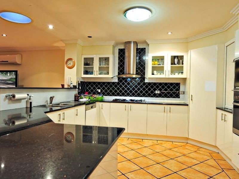 8 Sefton Court, North Lakes QLD 4509