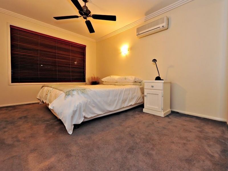8 Sefton Court, North Lakes QLD 4509