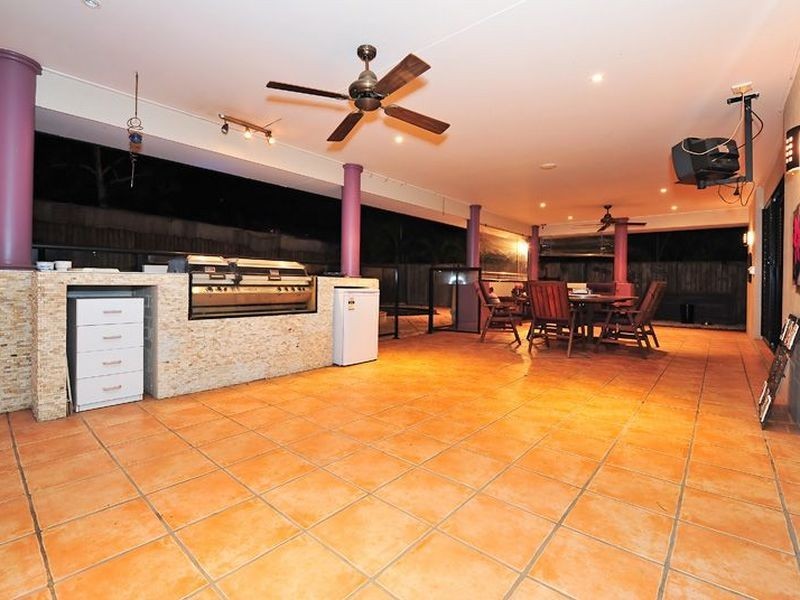 8 Sefton Court, North Lakes QLD 4509