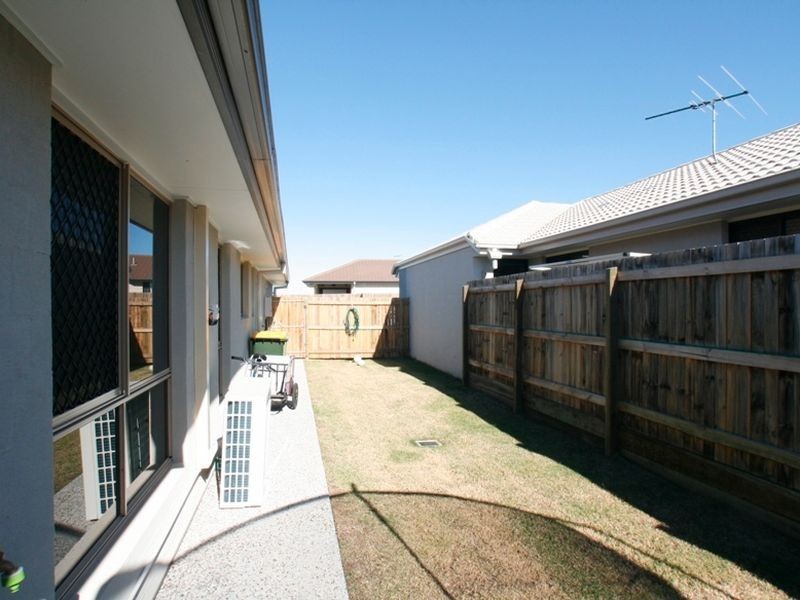 14 Daintree Circuit, North Lakes QLD 4509