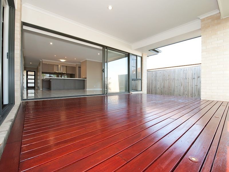 18 Kakadu Court, North Lakes QLD 4509