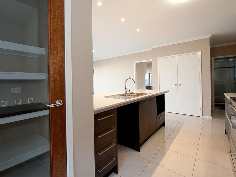 18 Kakadu Court, North Lakes QLD 4509