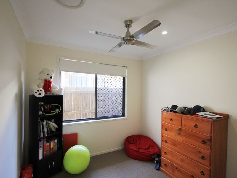 22 Williams Crescent, North Lakes QLD 4509