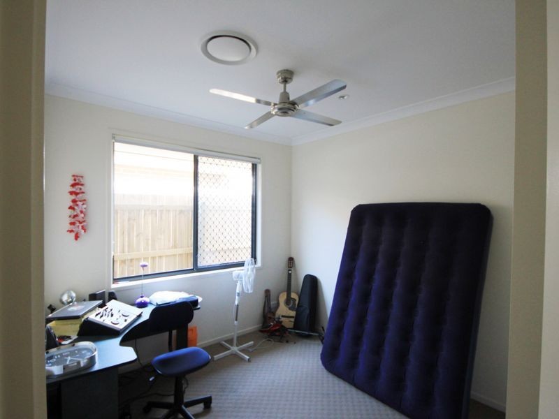 22 Williams Crescent, North Lakes QLD 4509