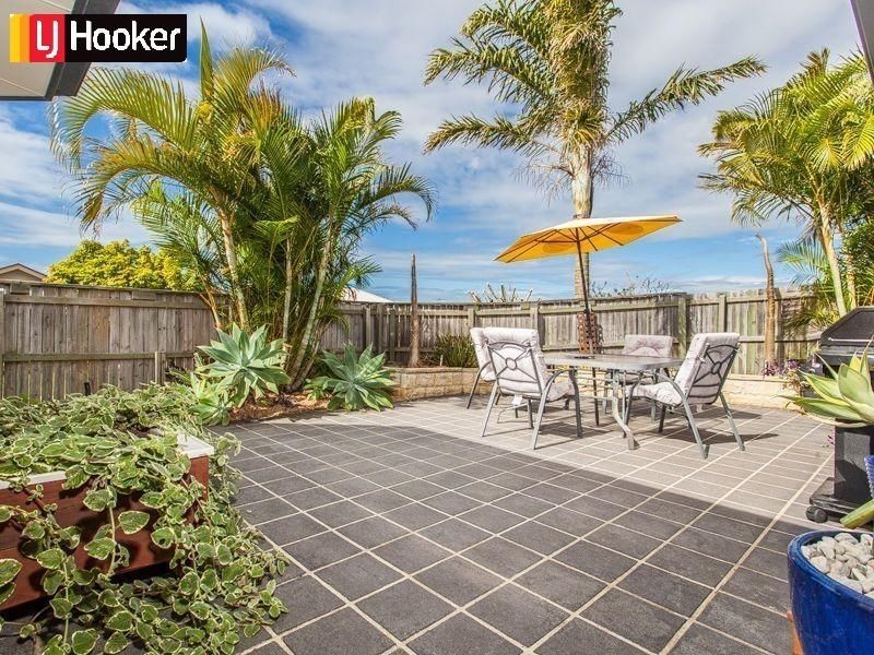 15 Dotterel Crescent, North Lakes QLD 4509