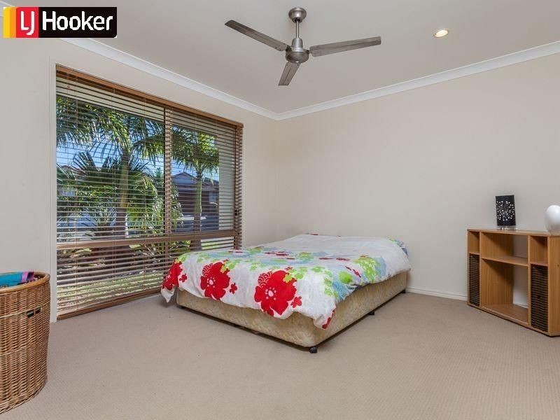 15 Dotterel Crescent, North Lakes QLD 4509