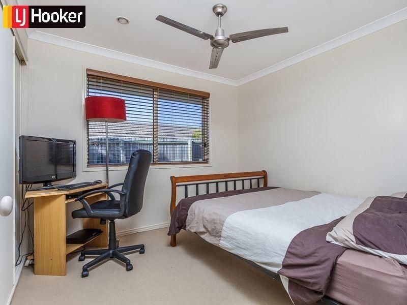 15 Dotterel Crescent, North Lakes QLD 4509
