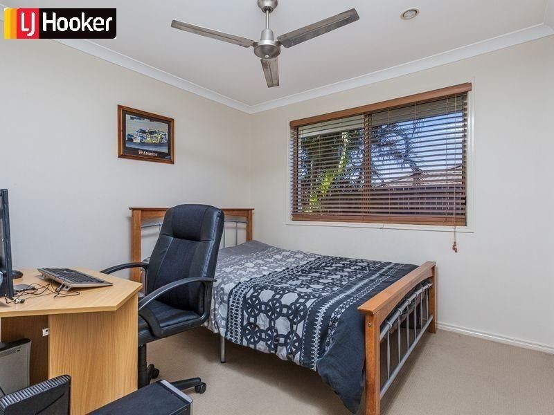 15 Dotterel Crescent, North Lakes QLD 4509
