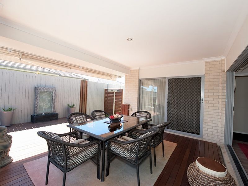 6 Wallis Circuit, North Lakes QLD 4509