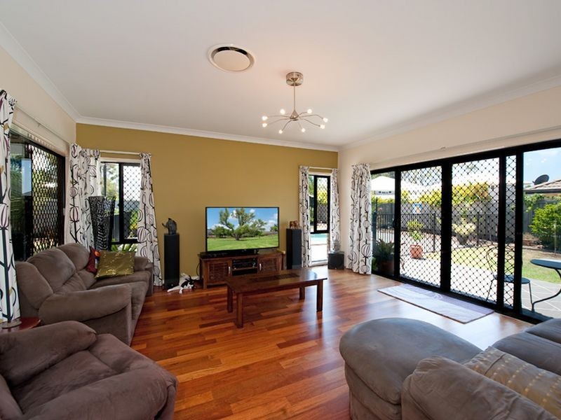 6 Kangaroo Street, North Lakes QLD 4509
