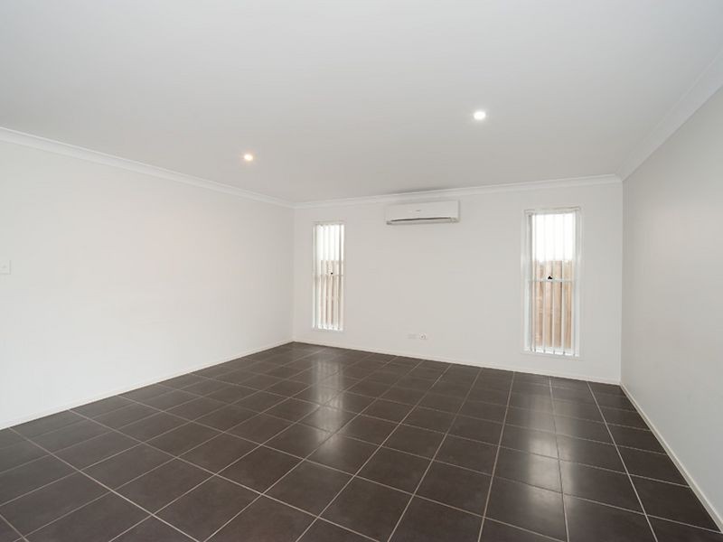 21 Riviera Crescent, North Lakes QLD 4509
