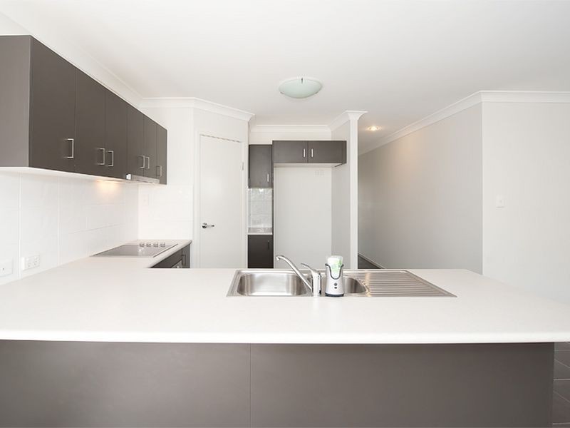 21 Riviera Crescent, North Lakes QLD 4509