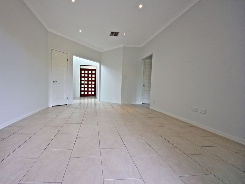 18 Elkington Cct, North Lakes QLD 4509