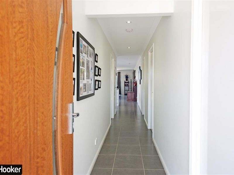 20 Nullarbor Cct, North Lakes QLD 4509