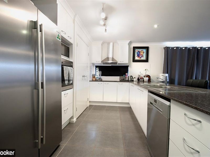 20 Nullarbor Cct, North Lakes QLD 4509