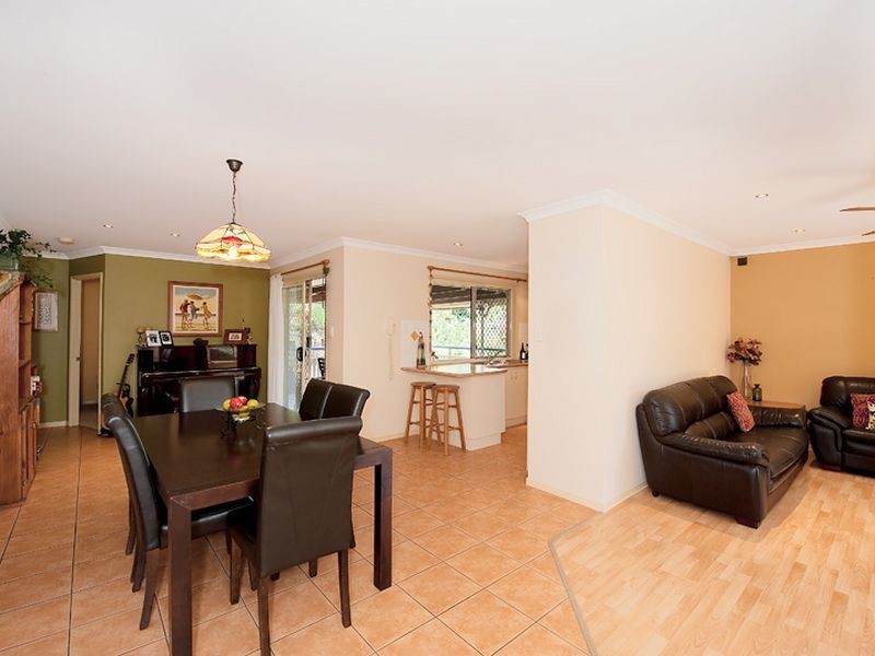 19 Chilton Crescent, North Lakes QLD 4509