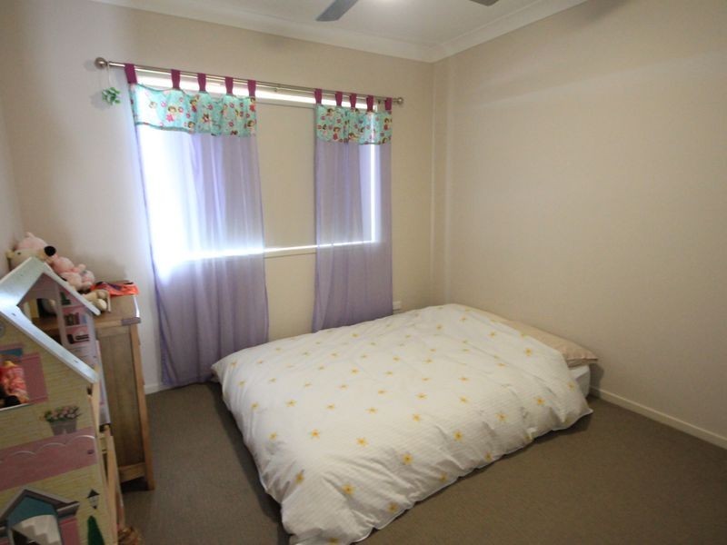 28 Williams Crescent, North Lakes QLD 4509