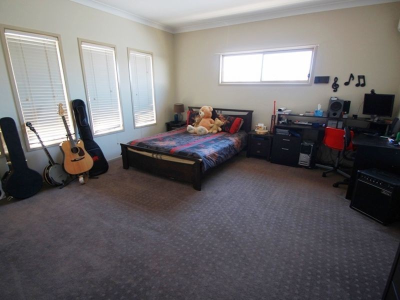 9 First Street, North Lakes QLD 4509