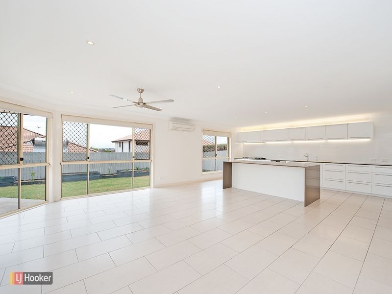 39 Southerden Drive, North Lakes QLD 4509