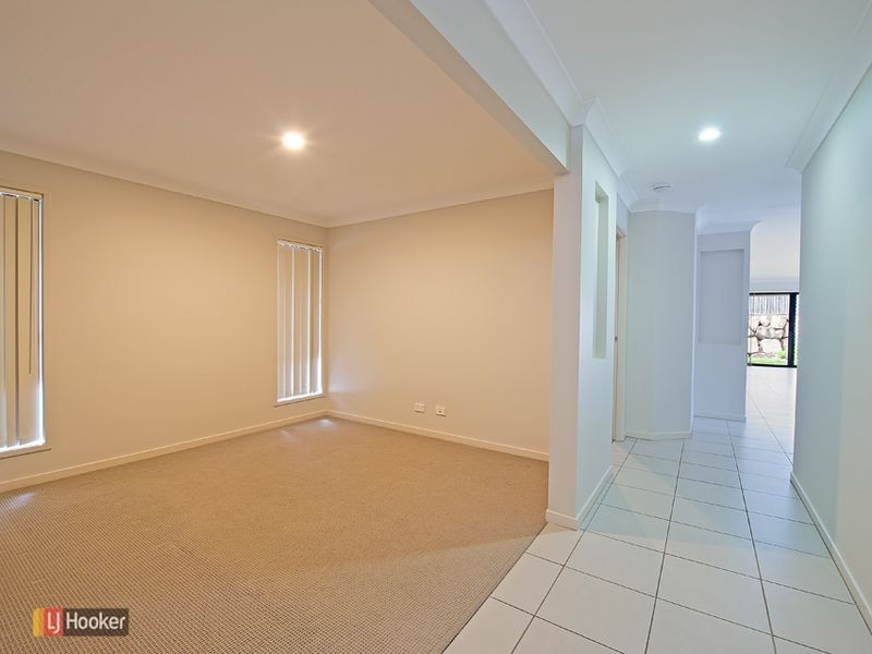 7 Nina Crescent, North Lakes QLD 4509