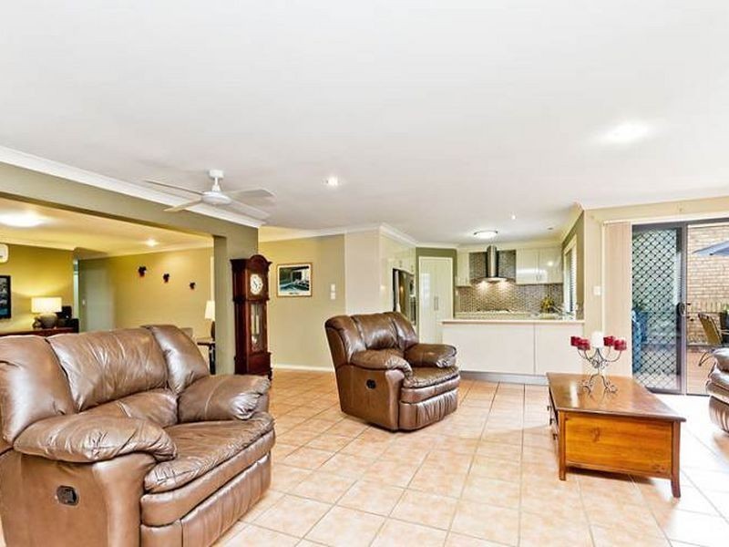 15 Chichester Street, North Lakes QLD 4509