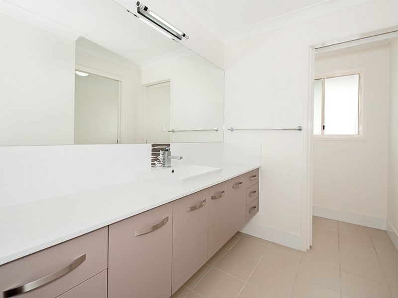 16 Griffith Court, North Lakes QLD 4509
