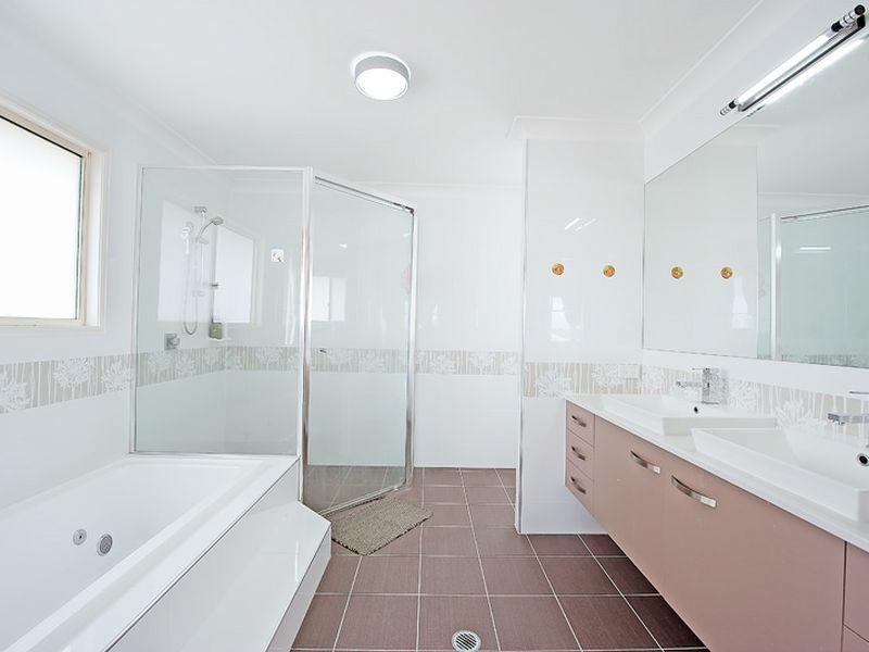 16 Griffith Court, North Lakes QLD 4509