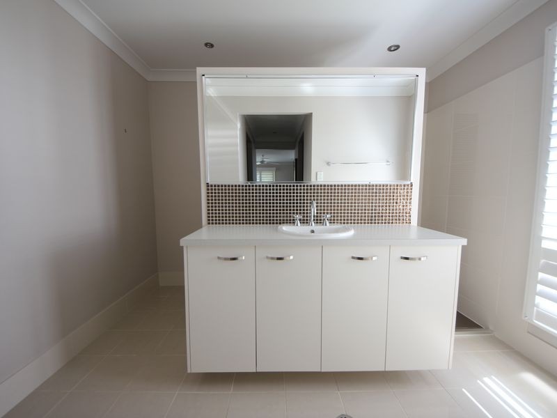 38 Forrestal Circuit, North Lakes QLD 4509