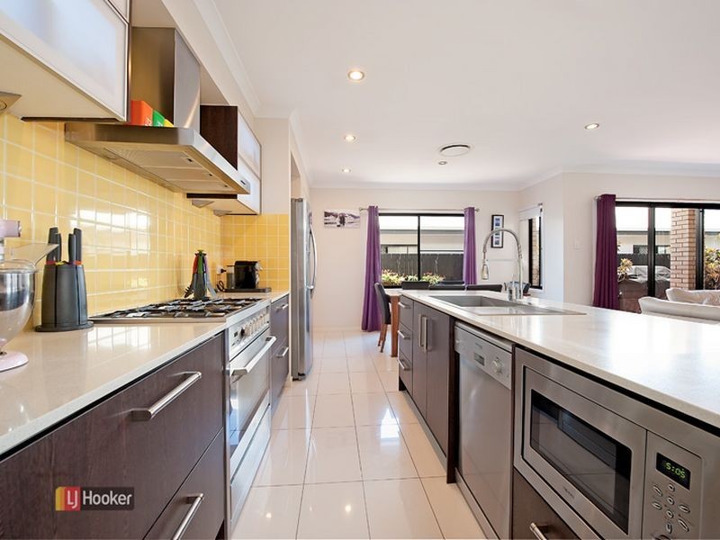 76 Sears Parade, North Lakes QLD 4509