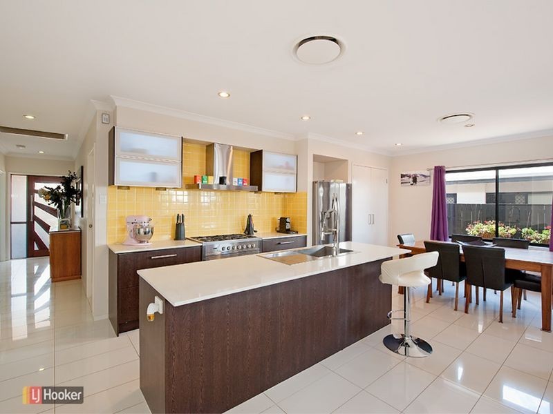 76 Sears Parade, North Lakes QLD 4509