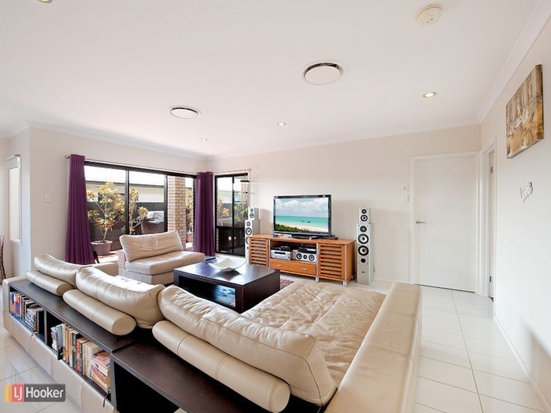 76 Sears Parade, North Lakes QLD 4509