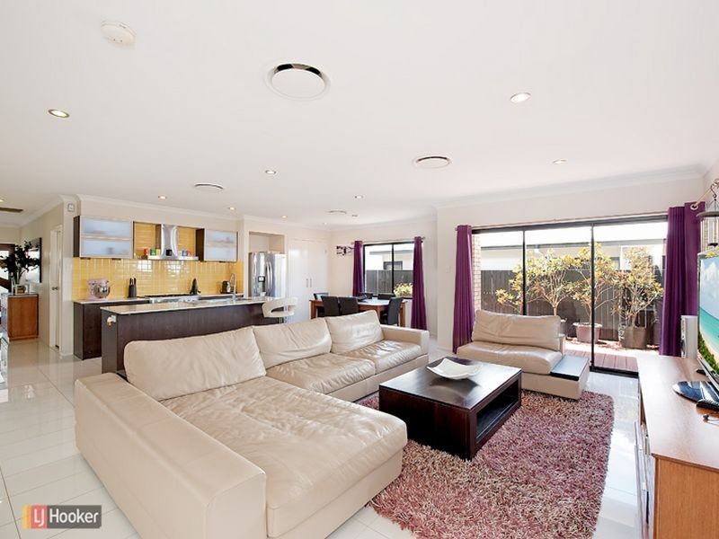 76 Sears Parade, North Lakes QLD 4509