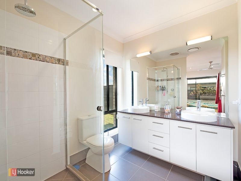 76 Sears Parade, North Lakes QLD 4509