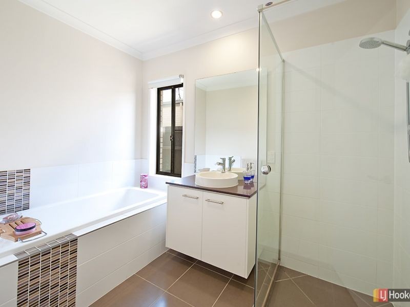 76 Sears Parade, North Lakes QLD 4509