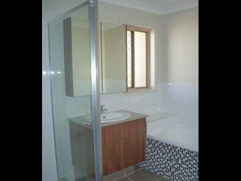 29 Dickson Crescent, North Lakes QLD 4509