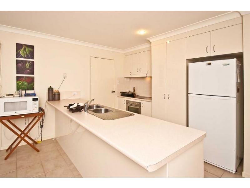 8 Aretha Lane, Narangba QLD 4504