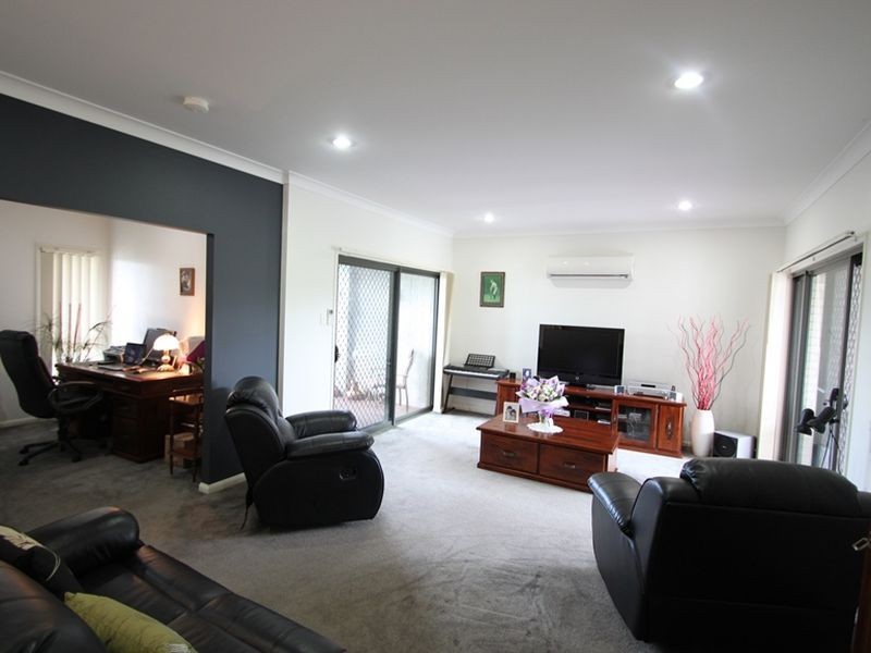 25 Wombat Parade, North Lakes QLD 4509