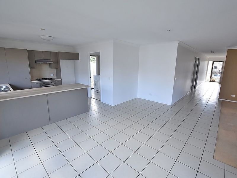 10 Diamond Avenue, Kallangur QLD 4503