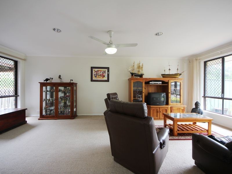 64 Bristlebird Drive, Morayfield QLD 4506