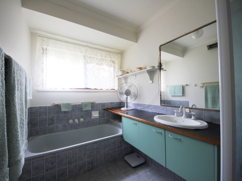 64 Bristlebird Drive, Morayfield QLD 4506