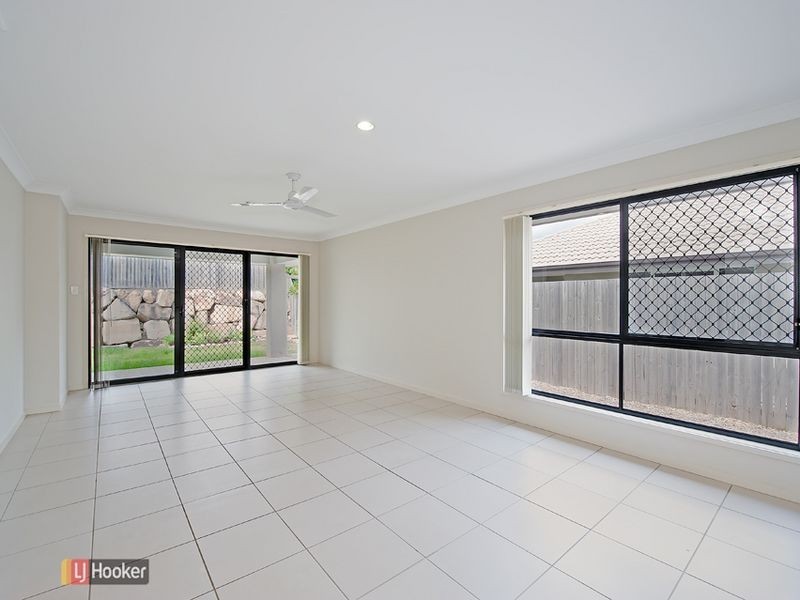 7 Nina Crescent, North Lakes QLD 4509