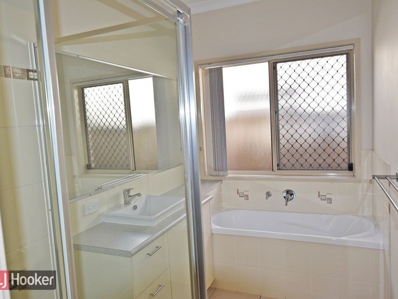 5 Kurrajong Circuit, North Lakes QLD 4509