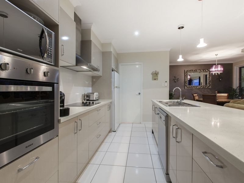 28 Magnetic Terrace, North Lakes QLD 4509