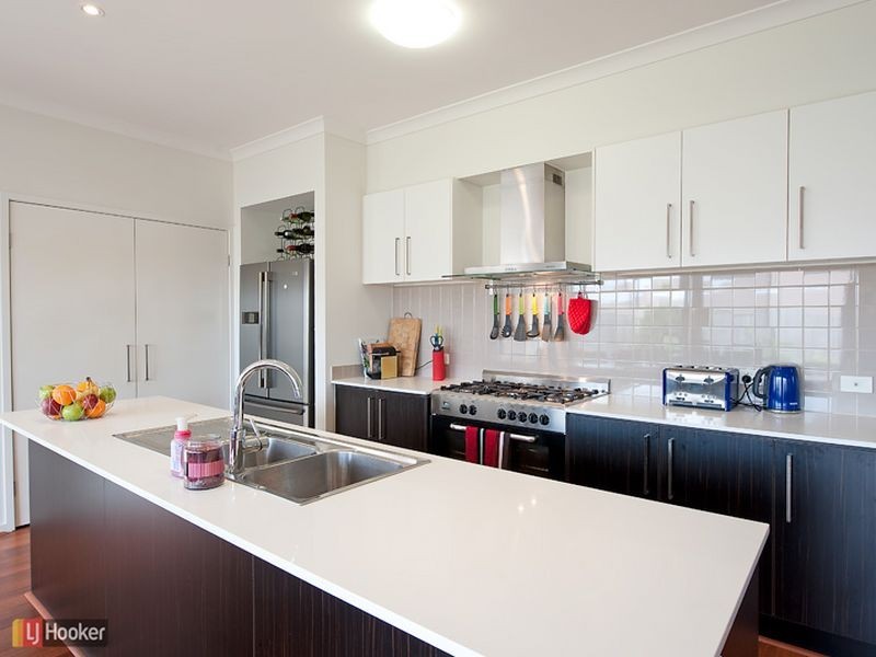 77 Sears Parade, North Lakes QLD 4509