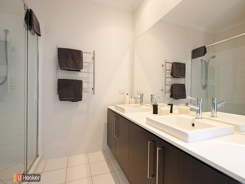 77 Sears Parade, North Lakes QLD 4509