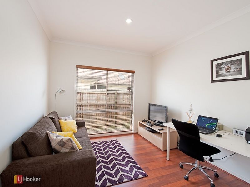 77 Sears Parade, North Lakes QLD 4509